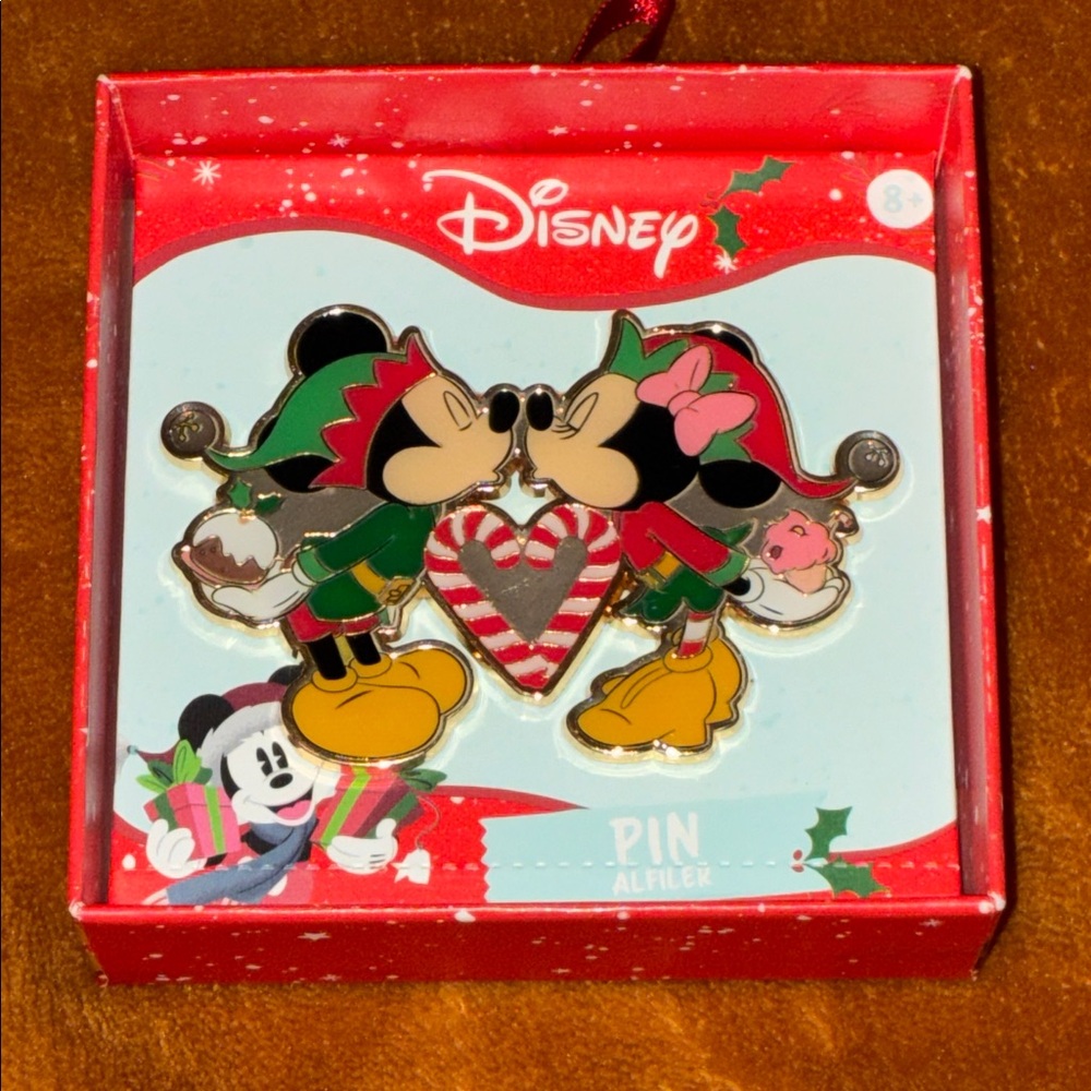 Disney Holiday Mickey & Minnie Collectible Pin